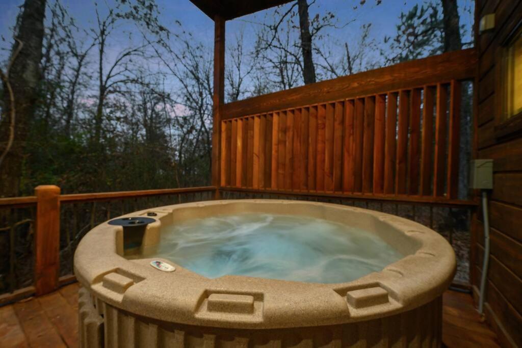 Diamond Cabin W/ Jet Shower & Secluded Back Deck! Broken Bow Kültér fotó